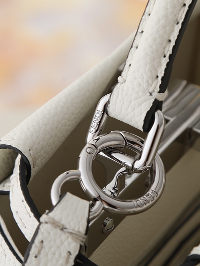 フェンディバッグ細部ディテール